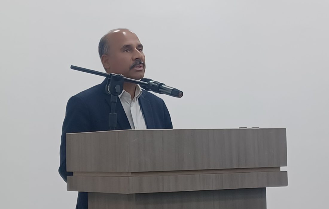 هاشمی: راههای شهرستان سیریک باید اصلاح شوند