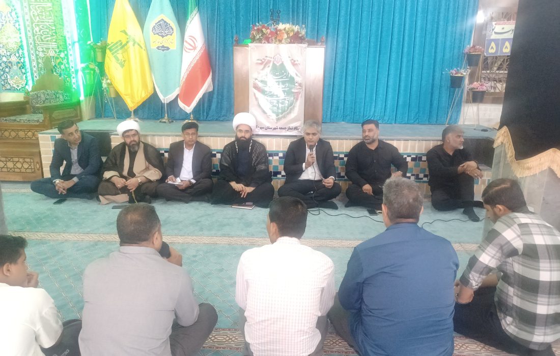 میز خدمت ادارات سیریک در حاشیه نماز جمعه برپا شد